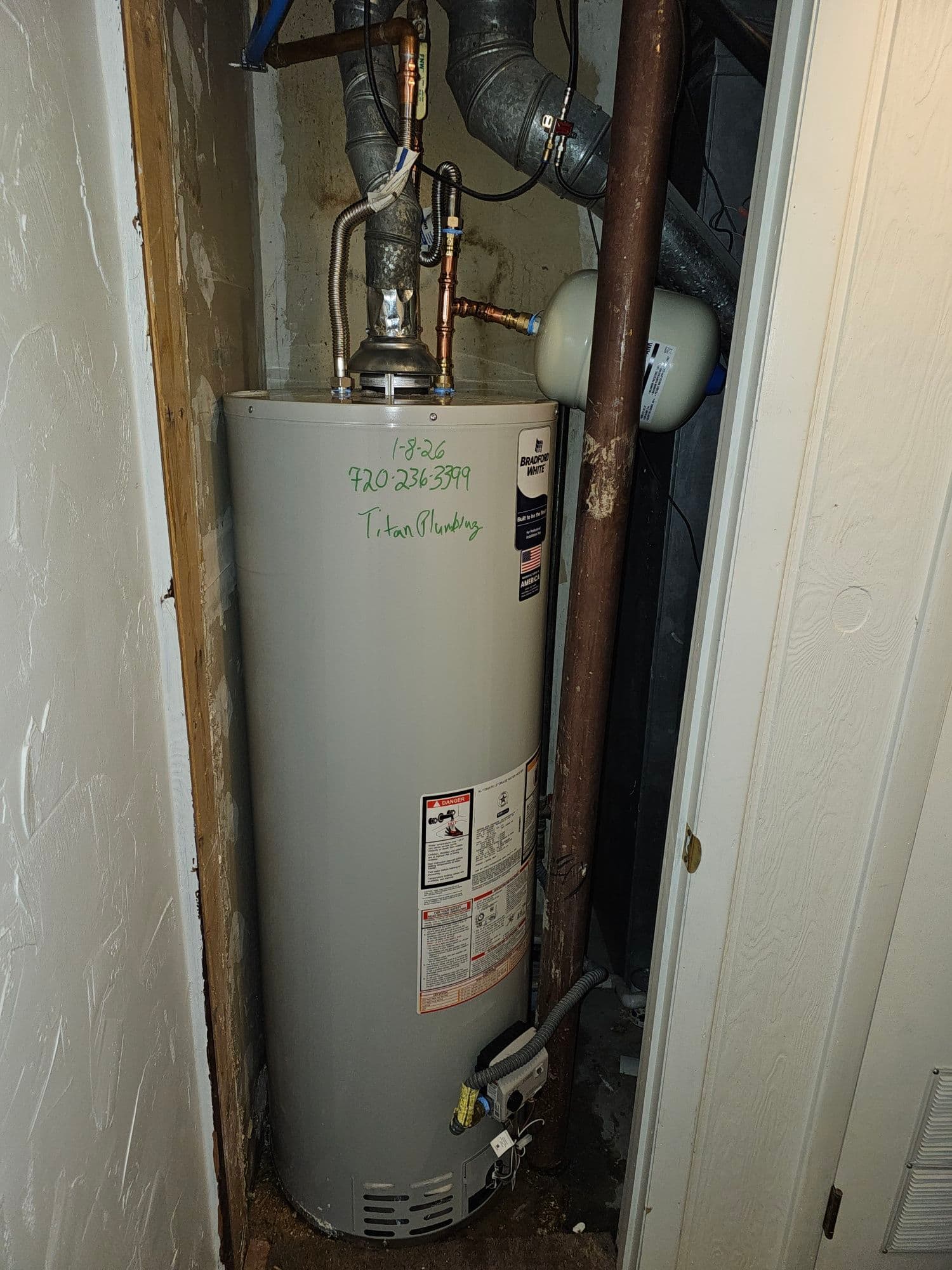 Gallery photos for Seamless Water Heater Replacement Ensures Dry Basements: Image #1