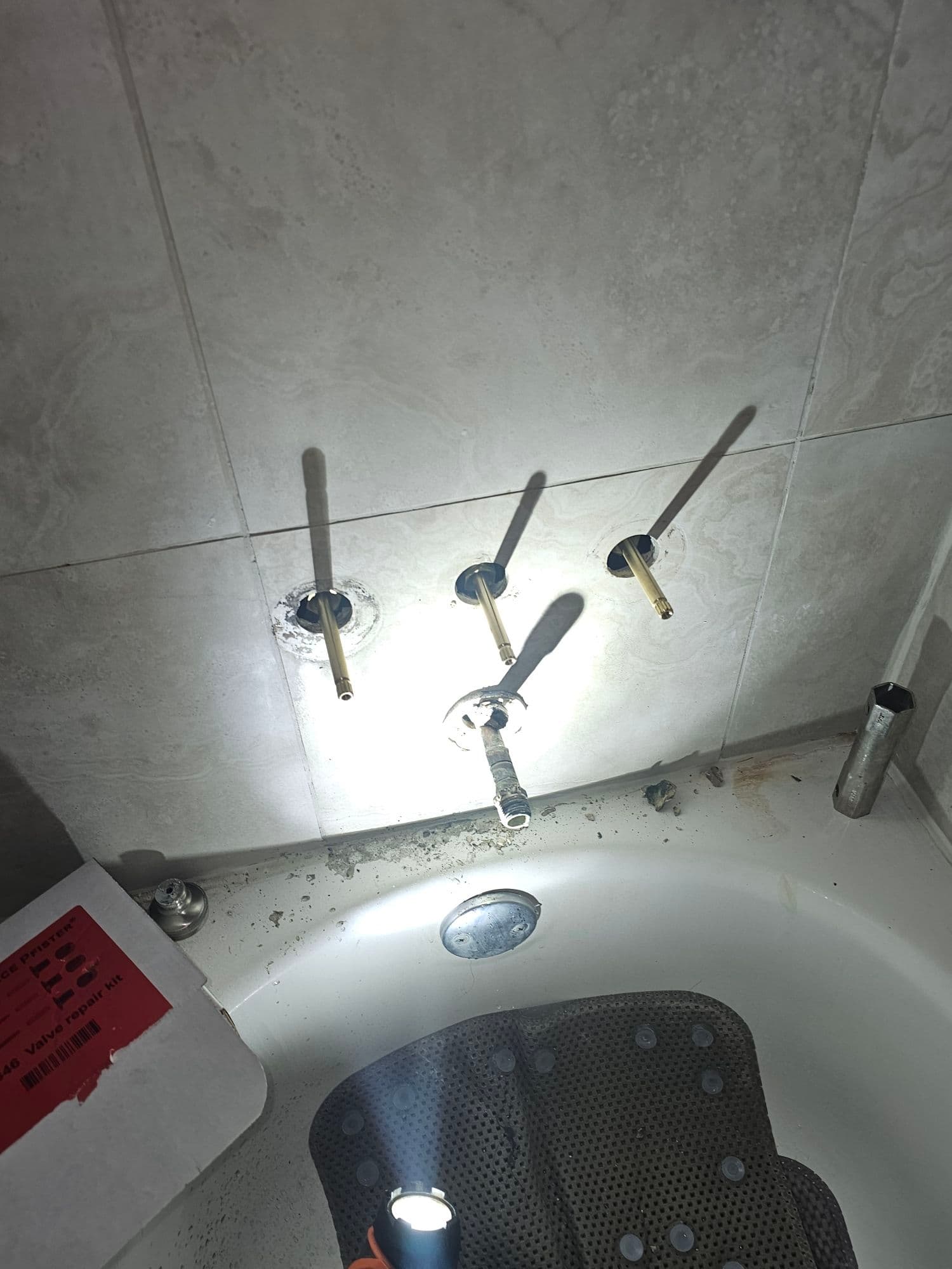 Seamless Fixture Replacement in Your Bathroom